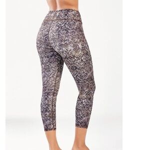 Women's Black and Gray Patterned Leggings